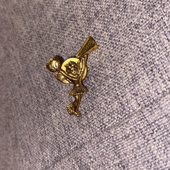 Angel cheerleader pin - Picture 1 of 2